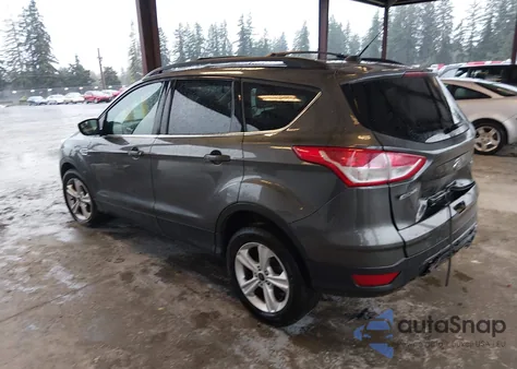 2015 Ford Escape Se z USA, uszkodzony, nr VIN 1FMCU9G95FUB95911